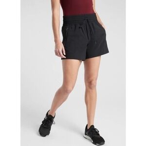 Athleta Camden 5" Drawstring Featherweight Stretch Zip Pockets Shorts Black 4